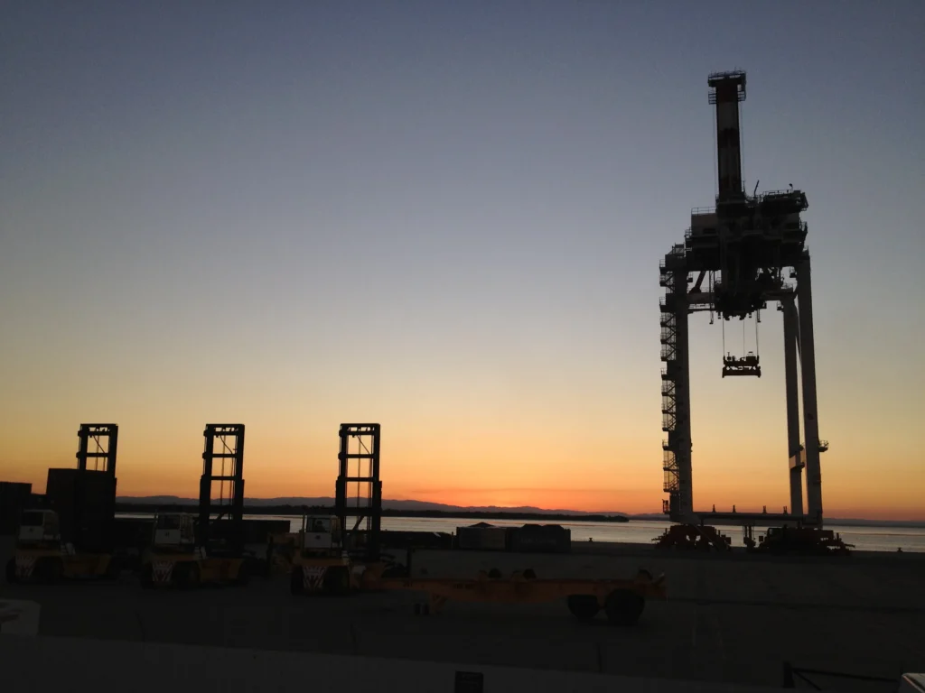 Emergency 24/7 Support | Container Forklfit Solutions